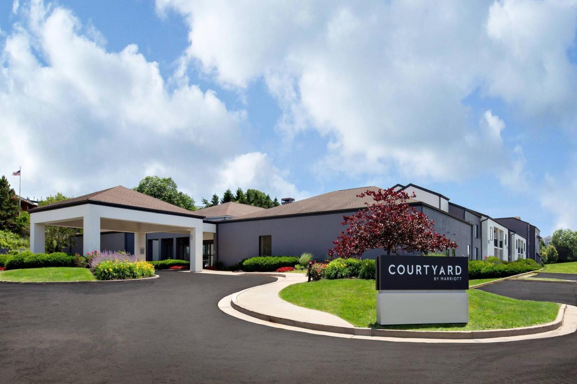 Courtyard By Marriott Pittsburgh Airport Hotel Coraopolis Exterior foto