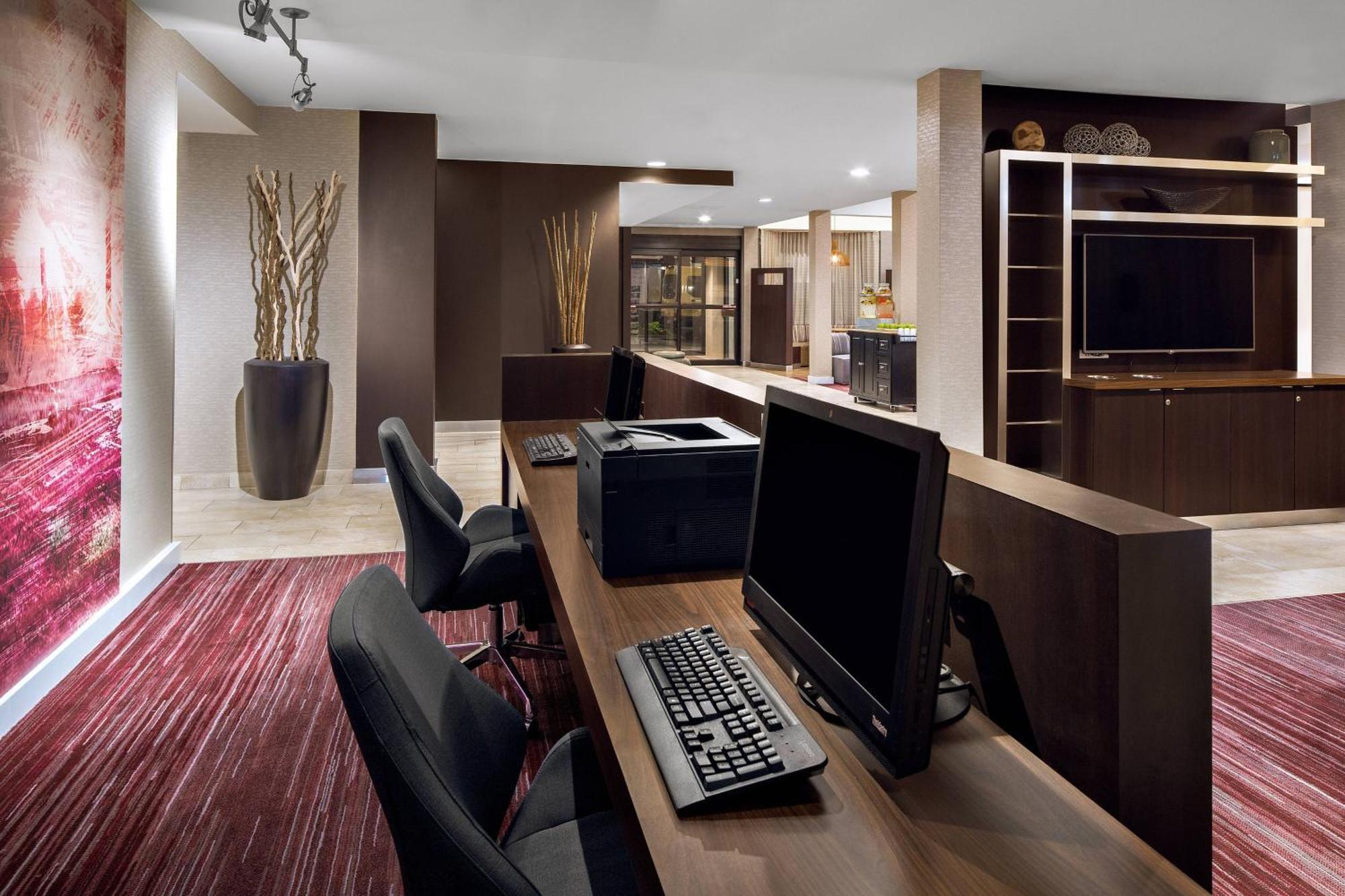 Courtyard By Marriott Pittsburgh Airport Hotel Coraopolis Exterior foto