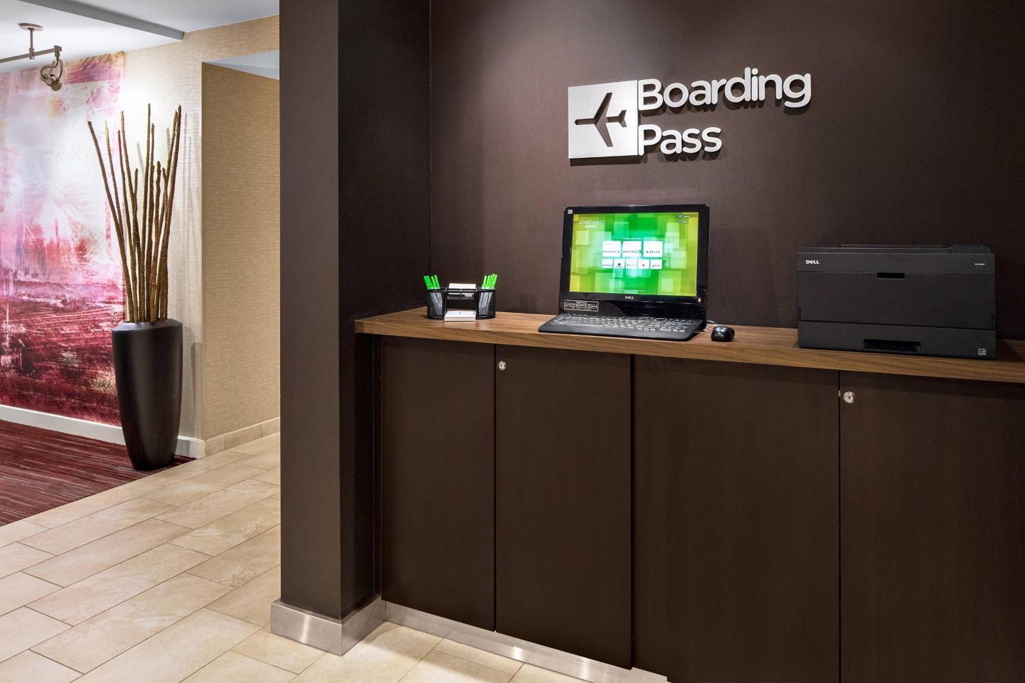 Courtyard By Marriott Pittsburgh Airport Hotel Coraopolis Exterior foto