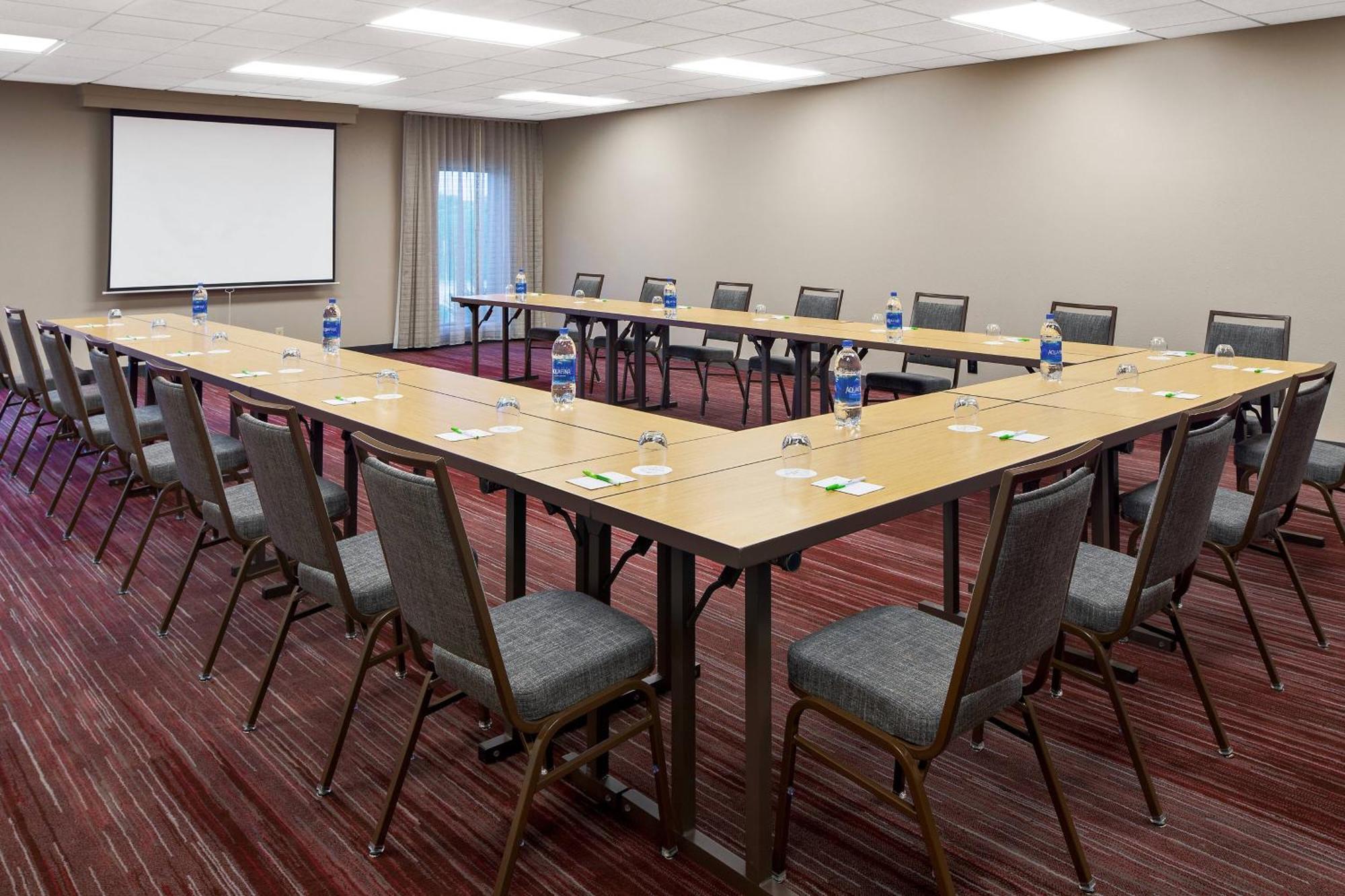 Courtyard By Marriott Pittsburgh Airport Hotel Coraopolis Exterior foto