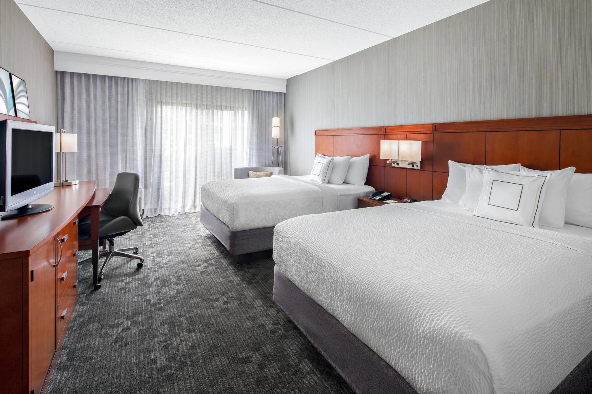 Courtyard By Marriott Pittsburgh Airport Hotel Coraopolis Exterior foto