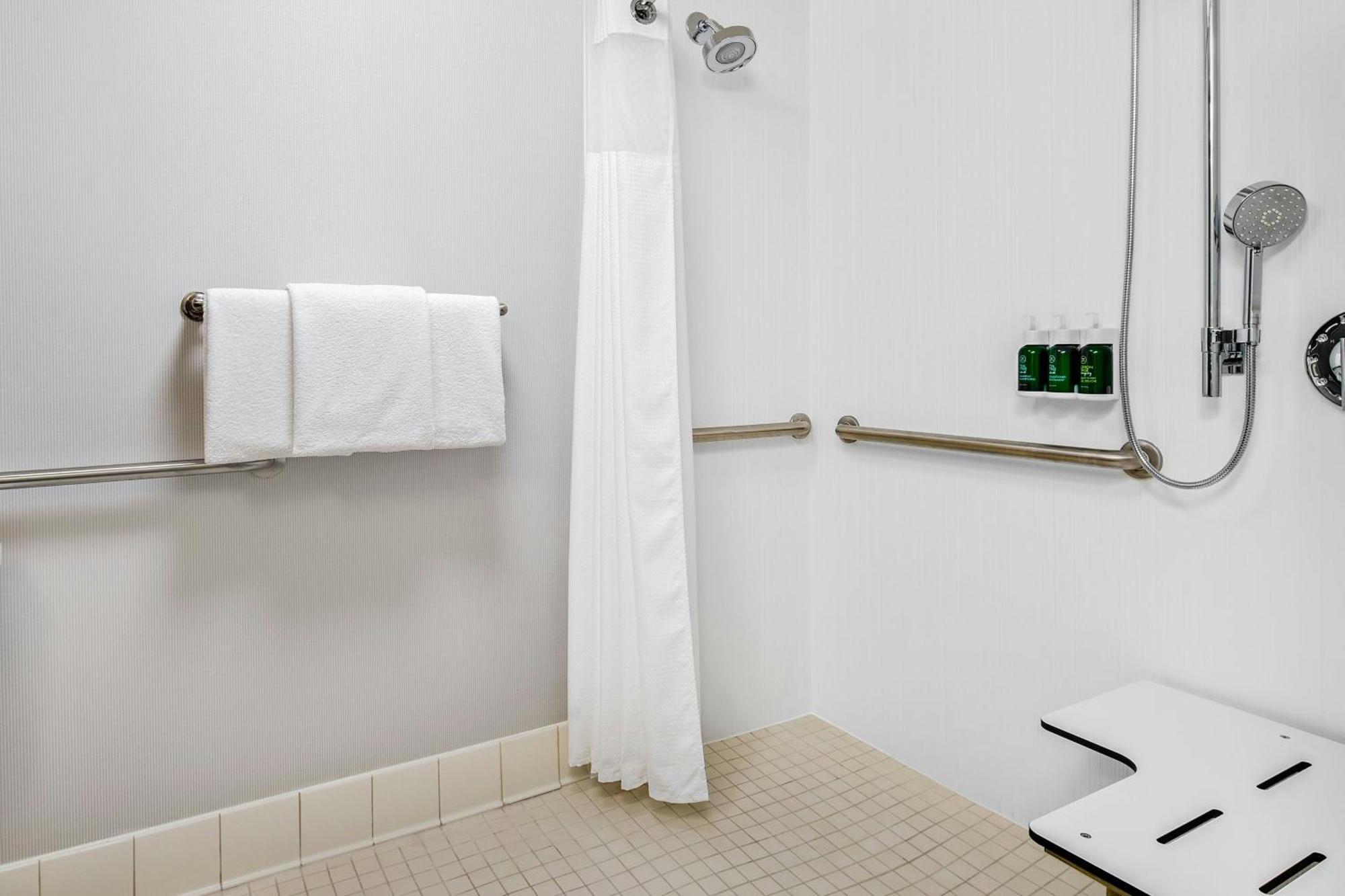 Courtyard By Marriott Pittsburgh Airport Hotel Coraopolis Exterior foto