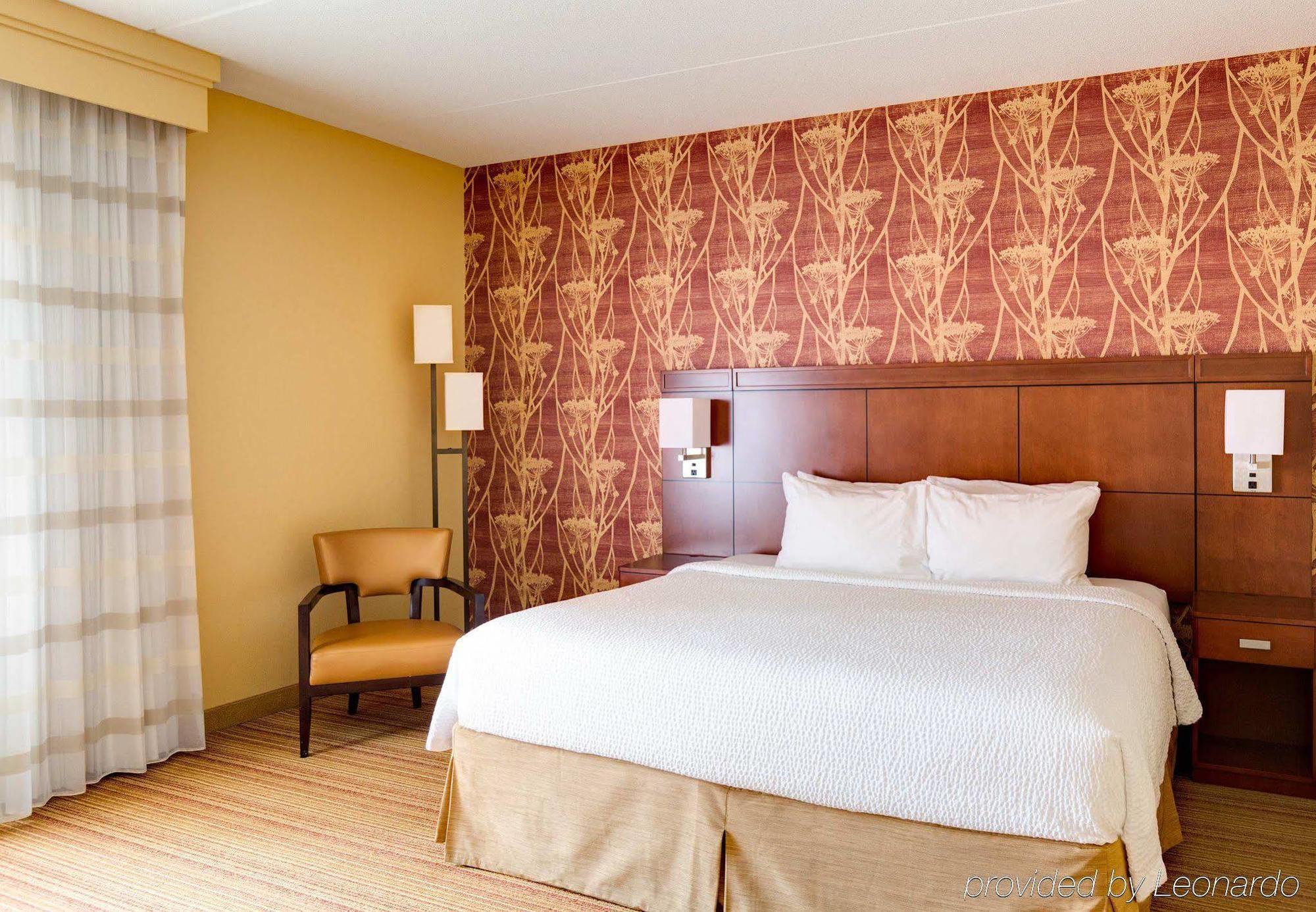 Courtyard By Marriott Pittsburgh Airport Hotel Coraopolis Exterior foto