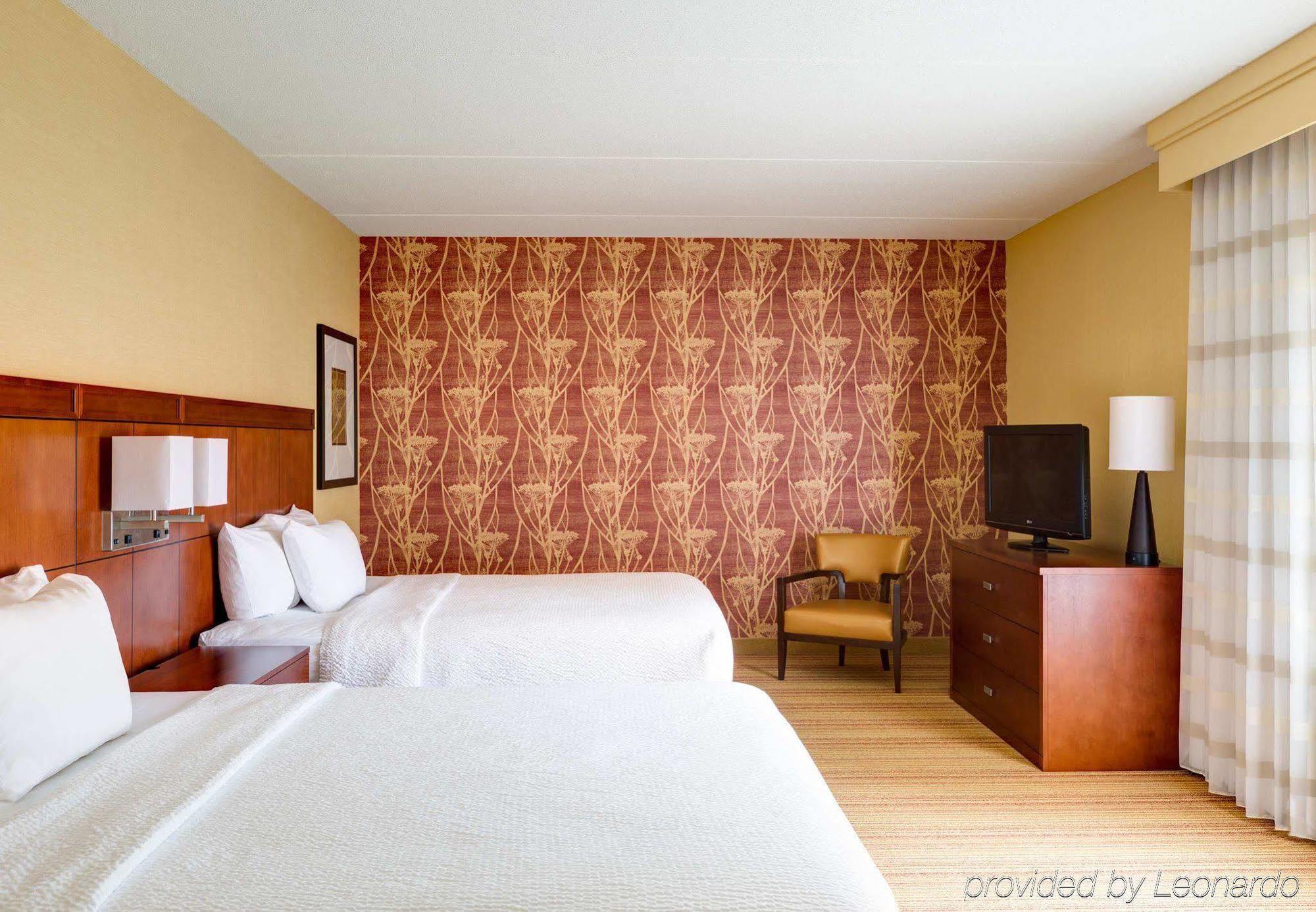 Courtyard By Marriott Pittsburgh Airport Hotel Coraopolis Exterior foto