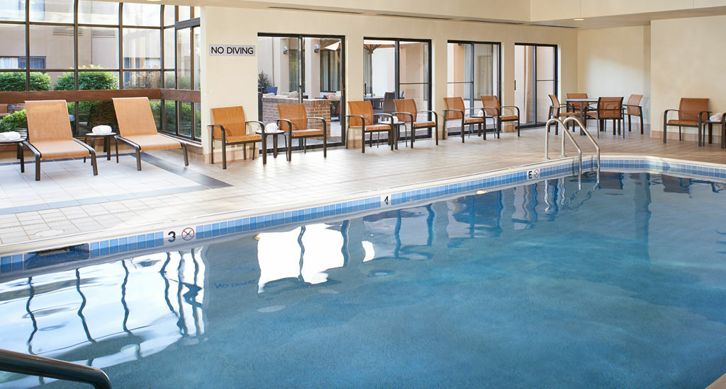 Courtyard By Marriott Pittsburgh Airport Hotel Coraopolis Exterior foto